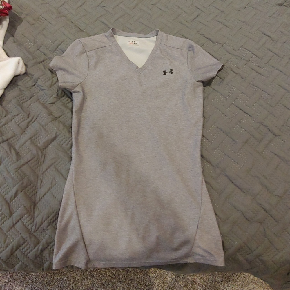 Women's Under armour stretch tshirt